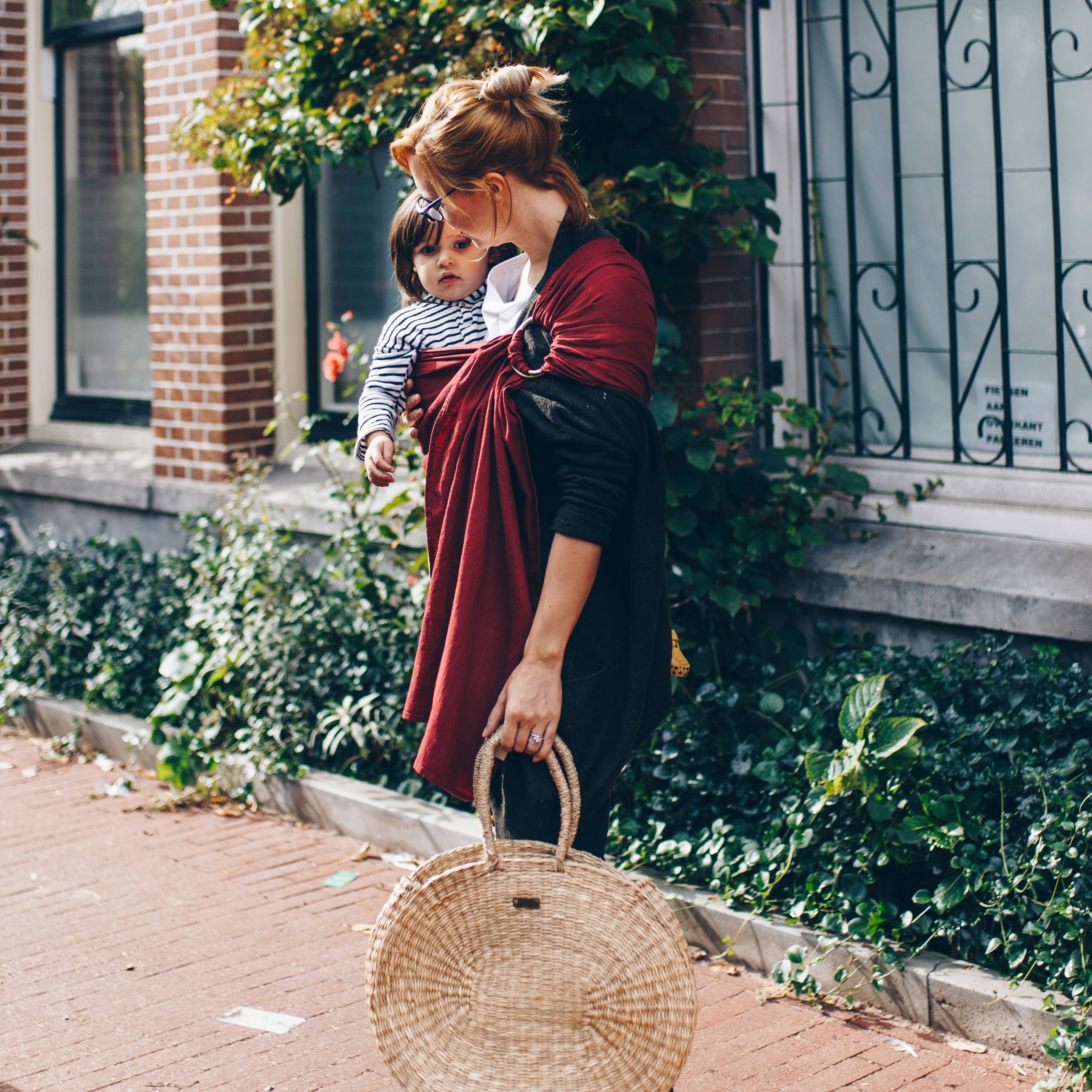 Moon Slings Linnen Ring Wrap Draagzak Roodbruin Goud Ringen Amsterdam 